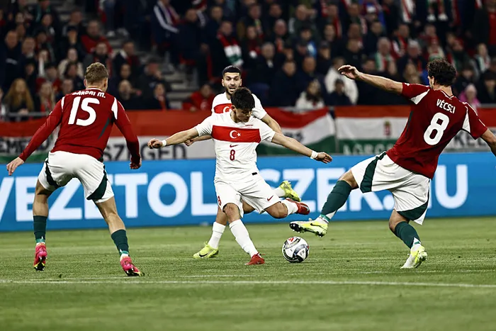 fenerbahceli-futbolculardan-ay-yildizli-performans-1742803812962.jpg Fotoğraf: AA