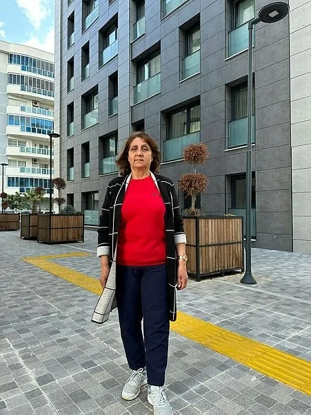 1678686487129.jpg İzmir ve Manavgat'ta evlerine kavuşan vatandaşlar depremzedelere seslendi: Cumhurbaşkanımız söz verdiyse yapar - 2
