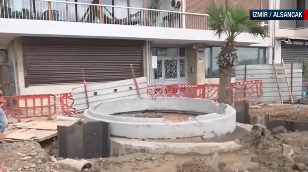 İzmir'de alt yapı çalışması çileye döndü: ''Denize lağım suyu boşaltıldı" iddiası