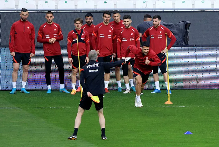 turkiye-italyayi-konyada-agirlayacak-roberto-mancini-ve-stefan-kuntztan-onemli-aciklamalar-1648490613642.jpg Türkiye İtalya'yı Konya'da ağırlayacak! Roberto Mancini ve Stefan Kuntz'tan önemli açıklamalar - 4