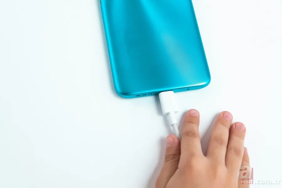 Her yerde taşıdığınız mikrop yuvası: Cep telefonunuzu böyle temizleyin 2