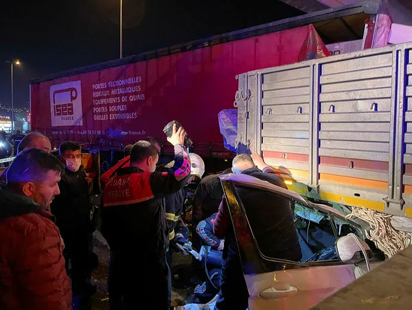 1636922883255.jpg Adana'da gece yarısı korkunç kaza! Zincirleme kazada ölü ve yaralılar var... - 2
