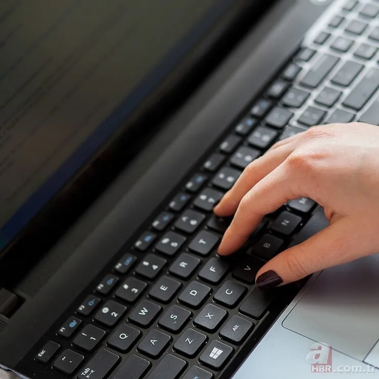 İlk kez duyacaksınız! Meğer klavyedeki J ve F harflerinin üzerindeki çizgiler bu işe yarıyormuş! 3