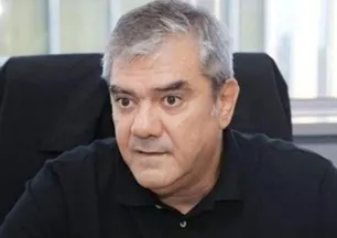 Yılmaz Özdil’den Yunanlı isme sert cevap!