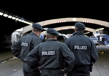 Almanya'da polis faşizmi yasalaştı