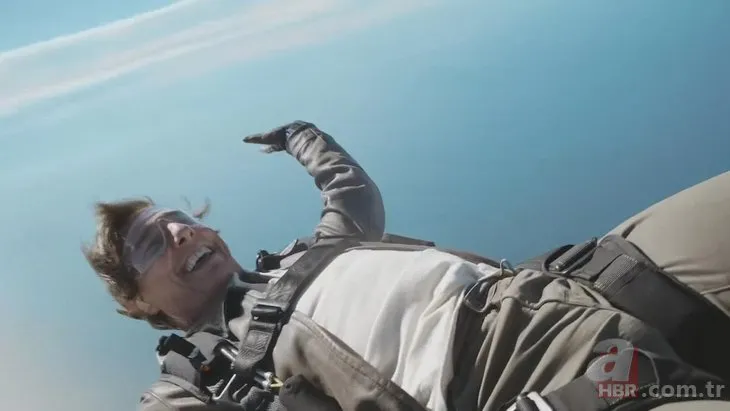 Tom Cruise uçaktan atlarken çektiği videoda hayranlarına teşekkür etti