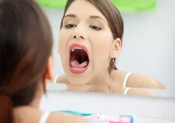 Geçmeyen ses kısıklığına dikkat! Bu hastalığın habercisi olabilir