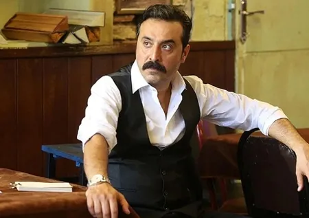 Mustafa Üstündağ ikinci kez nikah masasına oturdu! Eşi bakın kim çıktı