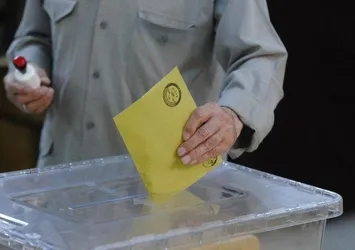 Bir skandal daha! CHP'li belediye çalışanları sandık başında!