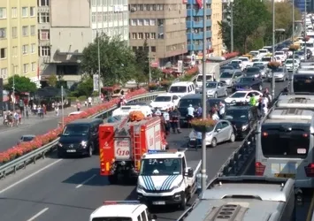 D-100'de zincirleme kaza: 3 yaralı