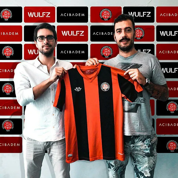 Fatih Karagümrük, İtalyan kaleci Emiliano Viviano'yu transfer etti - 1