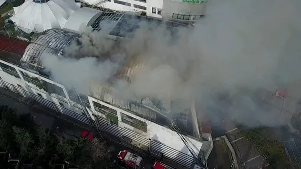 METROCITY YANGIN SON DAKİKA: Metrocity AVM’de neden yangın çıktı? Söndürüldü mü? Levent’te AVM yangını son durum ne: Yaralı var mı?