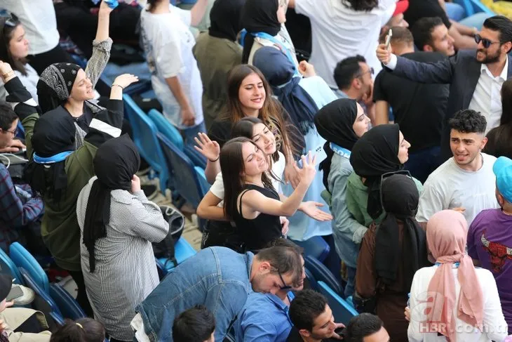 Adana’da Başkan Erdoğan coşkusu! On binlerce gençten şölen havası