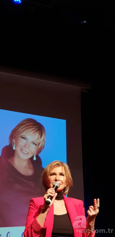 Yeşilçam'ın efsanesi Filiz Akın sevinicini paylaştı! Takipçilerine böyle duyurdu 3