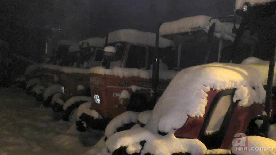 Ardahan Sibirya gibi! Kapı kilitleri bile buz tuttu 12