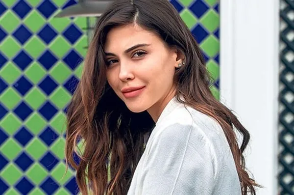 dilara-aksuyek-kimdir-kac-yasinda-unlu-oyuncu-dilara-aksuyek-yeni-sevgilisi-kimdir-1638258924577.jpg Dilara Aksüyek kimdir, kaç yaşında? Ünlü oyuncu Dilara Aksüyek yeni sevgilisi kimdir? - 1