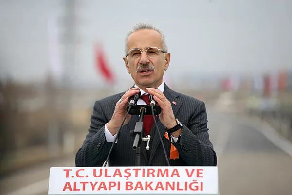 Eser ve hizmet siyaseti! Bakan Uraloğlu Erdoğan gibi bir liderin temsilcileriyiz diyerek rakamları duyurdu