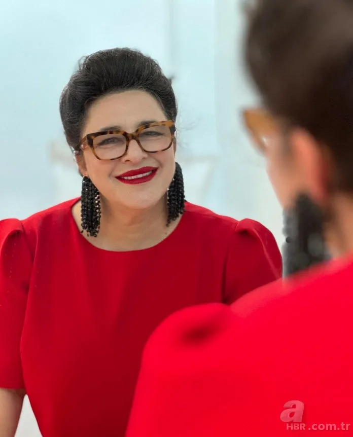 Esra Dermancıoğlu takipçilerini geçmişe götürdü! Güzelliğini gören dönüp bir daha baktı 6