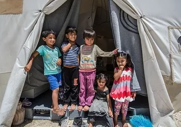 AB Türkiye'deki sığınmacılara harcama kartı dağıtacak