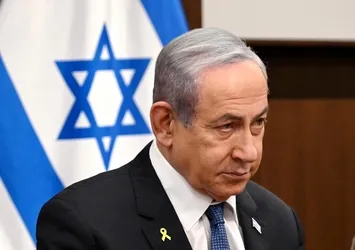 Netanyahu'ya rahat yok! İHA'dan sonra şimdi de işaret fişekli saldırı