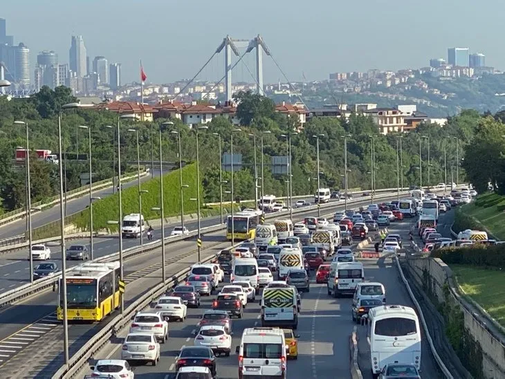 Yeni normalin ikinci haftasında İstanbul trafiğinde sabah yoğunluğu