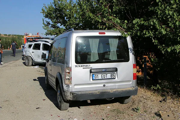 elazigda-trafik-kazasi-8-yarali-1631112911248.jpg Elazığ'da trafik kazası: 8 yaralı - 1
