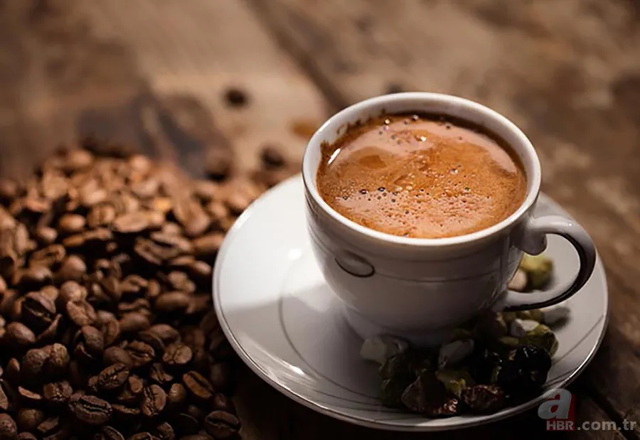 Köpüklü Türk kahvesinin sırrı! Suyun ısısı fincanda fark yaratıyor: İşte püf noktaları 5