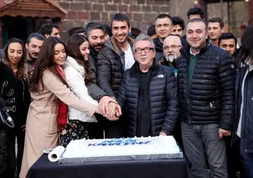 Osman Sınav'ın yeni dizisi 'Sen anlat Karadeniz' için geri sayım başladı
