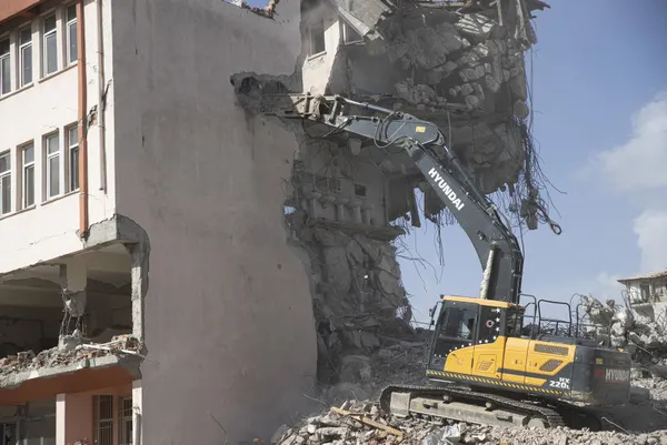 Hiçbir şey eskisi gibi olmayacak! Bilim insanları 7.5 saat afet yönetimini konuştu | İşte bilim insanlarının görüşleri