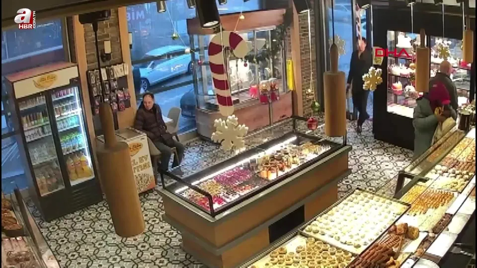 Altınlı pasta heyecanı! Dedektöler aradı| O anlar güvenlik kamerasına yansıdı