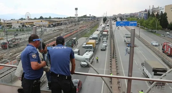 İntihar girişiminde bulunan kişi bu sözle ikna edildi: Buradan atlarsan ölmezsin ki