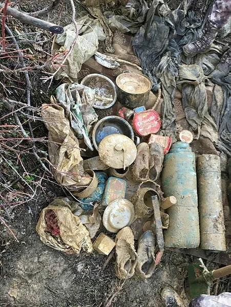 Bitlis'te PKK'lıların kullandığı sığınak imha edildi - 1
