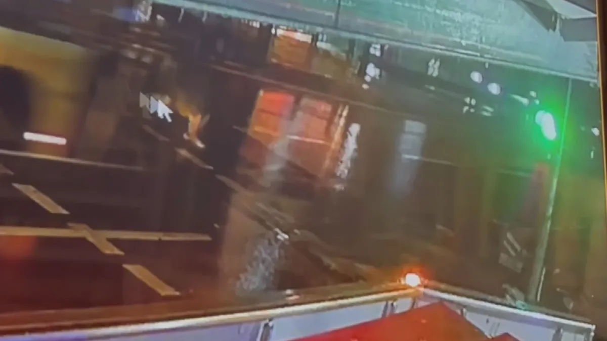 Üsküdar'da İETT otobüsü yayaya çarptı