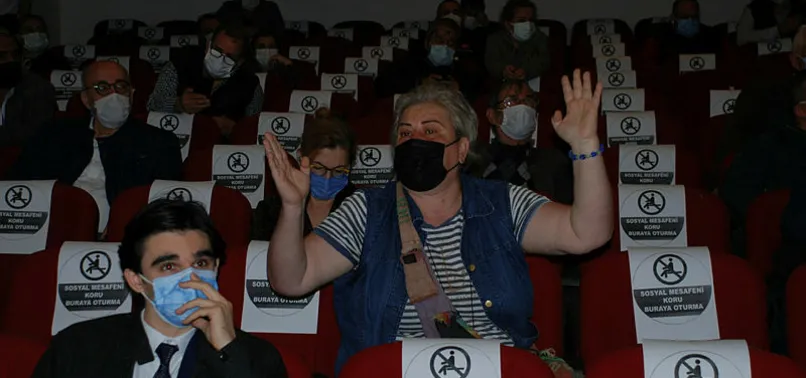 İzmir Kuzey-Doğu Çevre Otoyolu toplantısında CHP’ye tepki: Bıktık bu CHP zihniyetinden, bizi senelerce esir etti