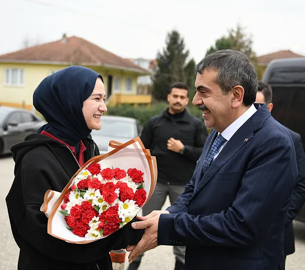 Yeni müfredat ilk hangi sınıflarda uygulanacak? Milli Eğitim Bakanı Yusuf Tekin duyurdu: Kademeli bir geçiş sağlayacağız