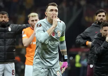 Fernando Muslera'dan Galatasaray taraftarına müjdeli haber! Bir yıllık sözleşmeye imza atıyor...