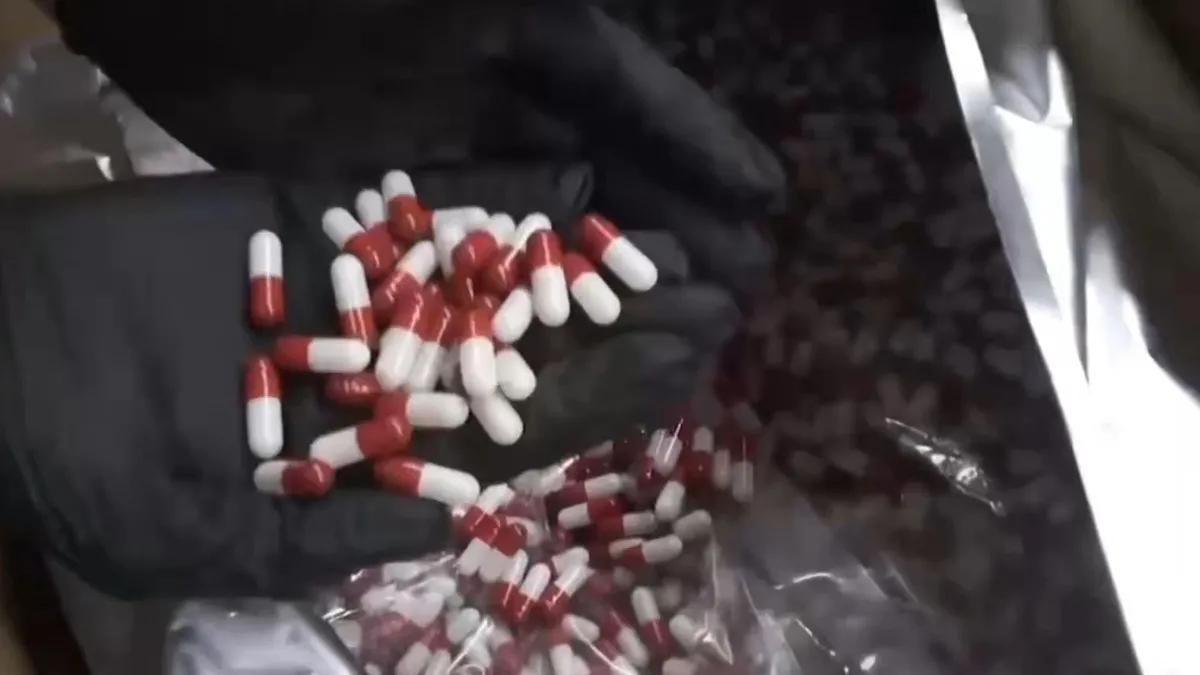 Sancaktepe'de uyuşturucu operasyonu! 2 milyon 750 bin hap ele geçirildi 2 şüpheli yakalandı