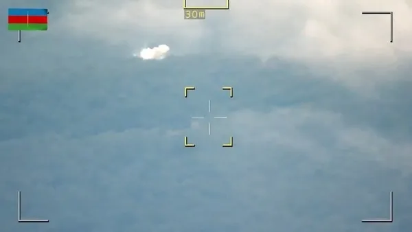 Karabağ'daki Ermenilerden tansiyonu yükselten gerilim! Yakıp yıktılar - 4