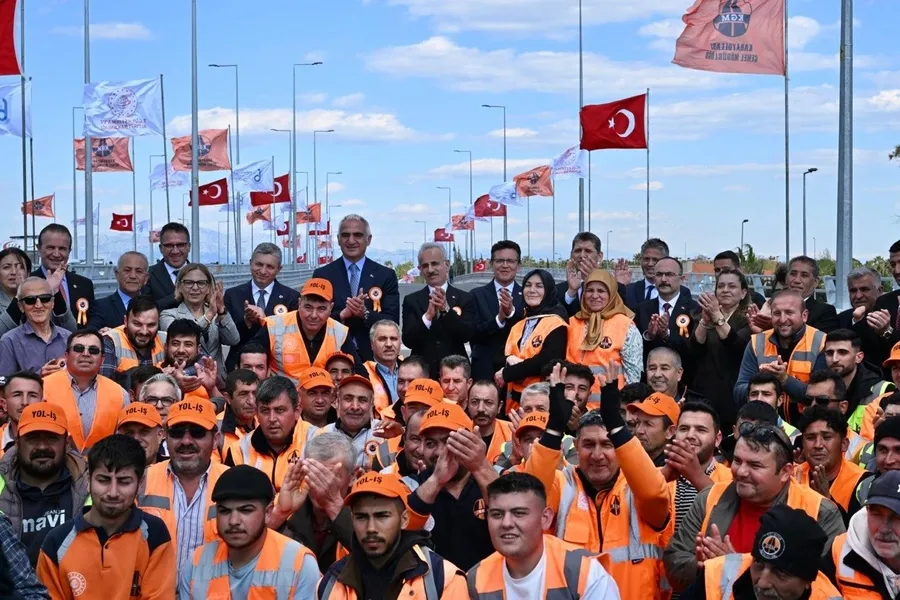 antalyada-altinkale-kavsagi-ile-kesintisiz-seyahat-gecis-suresi-30-saniyeye-dustu-1775830814240.jpg Geçiş süresi 30 saniyeye düştü - 1