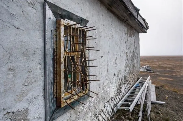 Rusya’nın bu bölgesindeki evlerin pencereleri..