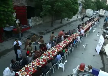 Suriye'de 2 bin kişi oruç açtı