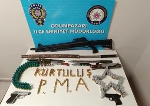 Eskişehir'de şoke eden olay! Bisikletle çarptığı kişiyi silahla tehdit etti