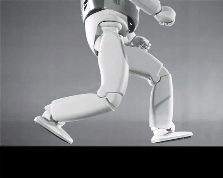 Yeni ASIMO bağımsız hareket edebiliyor