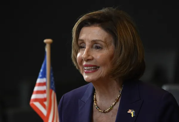 Yine Pelosi yine kaos! Şimdi de bozguna uğrayan Ermenistan’ı ziyaret edecek