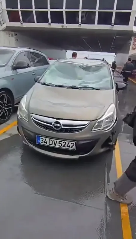 yalova-yenikapi-feribotunda-korku-dolu-anlar-kamerada-1713635570716.jpg Yalova-Yenikapı Feribotu’nda korku dolu anlar kamerada - 1