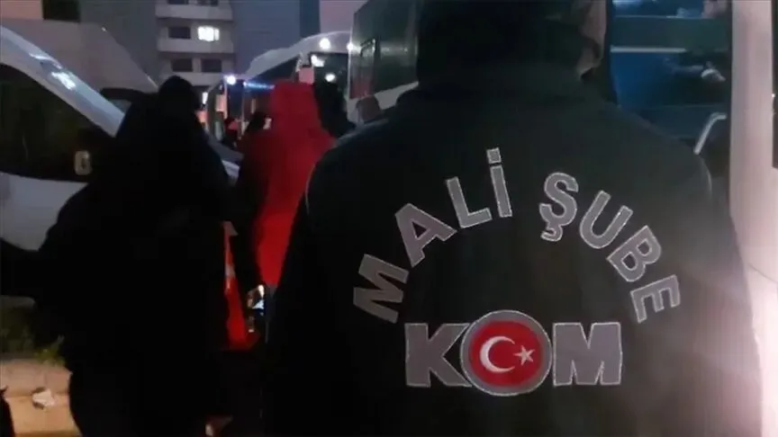 gocmen-kacakciliginda-784-milyonluk-vurgun-paralari-bakin-nasil-aklamislar-1783499669329.jpeg Göçmen kaçakçılığında 784 milyonluk vurgun! Paraları bakın nasıl aklamışlar - 3