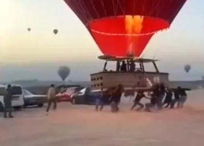 Sıcak hava balonu otomobile böyle çarptı