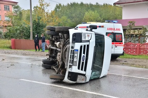 Samsun'da özel harekat polislerini taşıyan araç kaza yaptı! Yaralılar var - 1