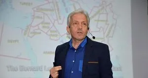 Pokemon Go oynuyorsunuz, ülkenizi satıyorsunuz