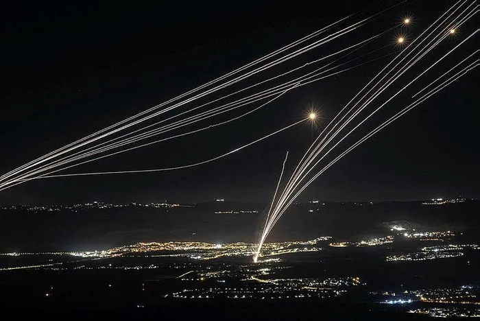 hizbullahtan-israile-fuze-yagmuru-isgal-devletinde-siren-sesleri-yukseldi-1722724577187.jpeg Hizbullah'tan İsrail'e füze yağmuru!